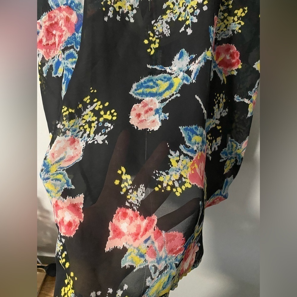 Weavers Floral Tank Top - Picture 2 of 6